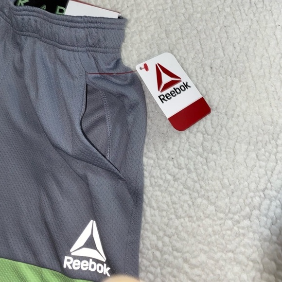 🆕 REEBOK Shorts - Size 6/7 - Picture 3 of 7